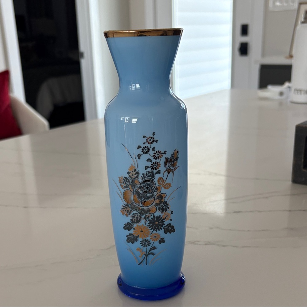 Elegant Blue Floral Vase